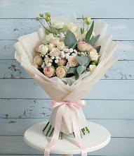 Букет цветов из:  Розы и Лизиантусы в Гагино