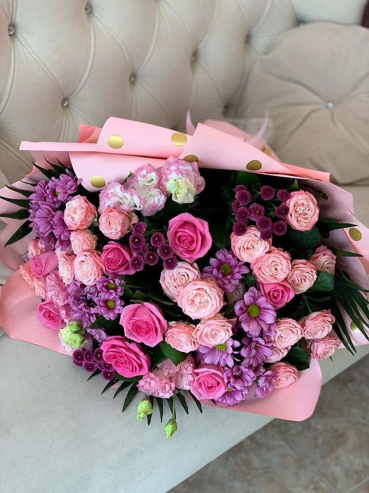 Букет цветов из: Хризантемы, Розы и Лизиантусы в Гагино