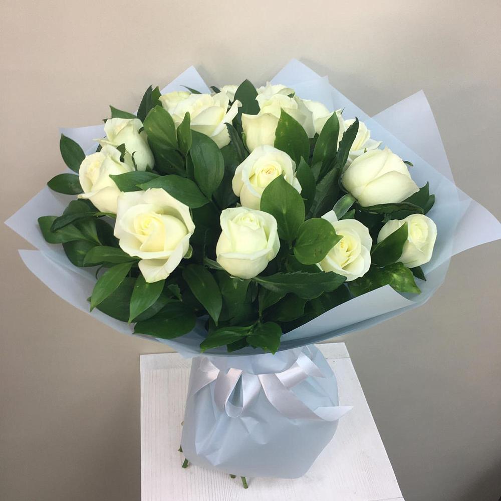 Букет 15 Белых роз Проуд в Гагино