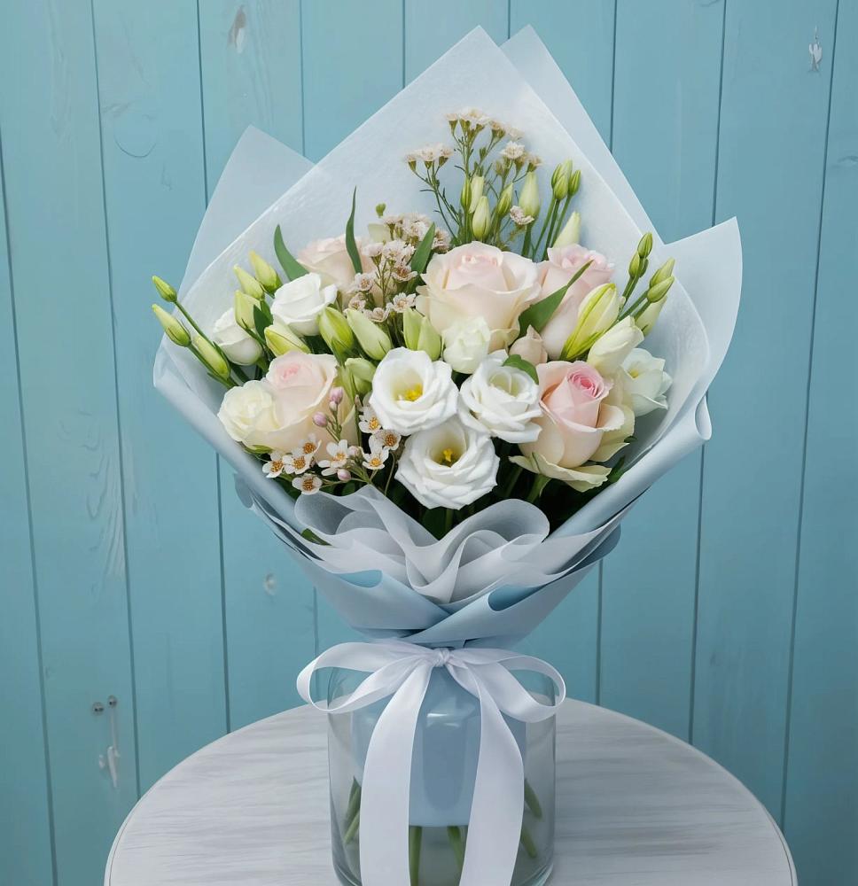 Букет цветов из: Розы и Лизиантусы в Гагино