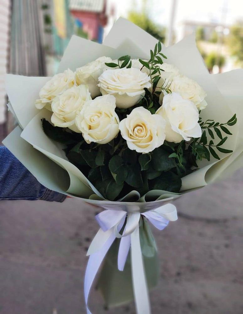 Букет Белые розы Проуд в Гагино