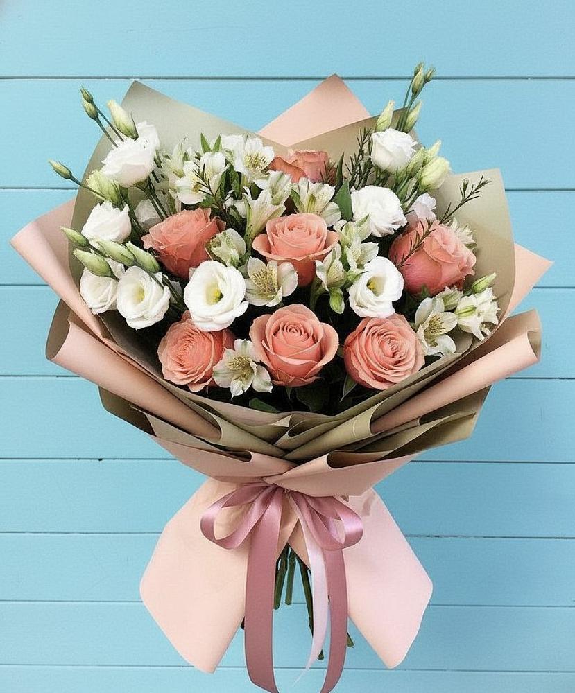 Букет цветов из: Розы, Альстромерии и Лизиантусы в Гагино