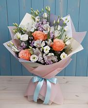 Букет цветов из:  Лизиантусы, Розы, Альстромерии и Гипсофила в Гагино