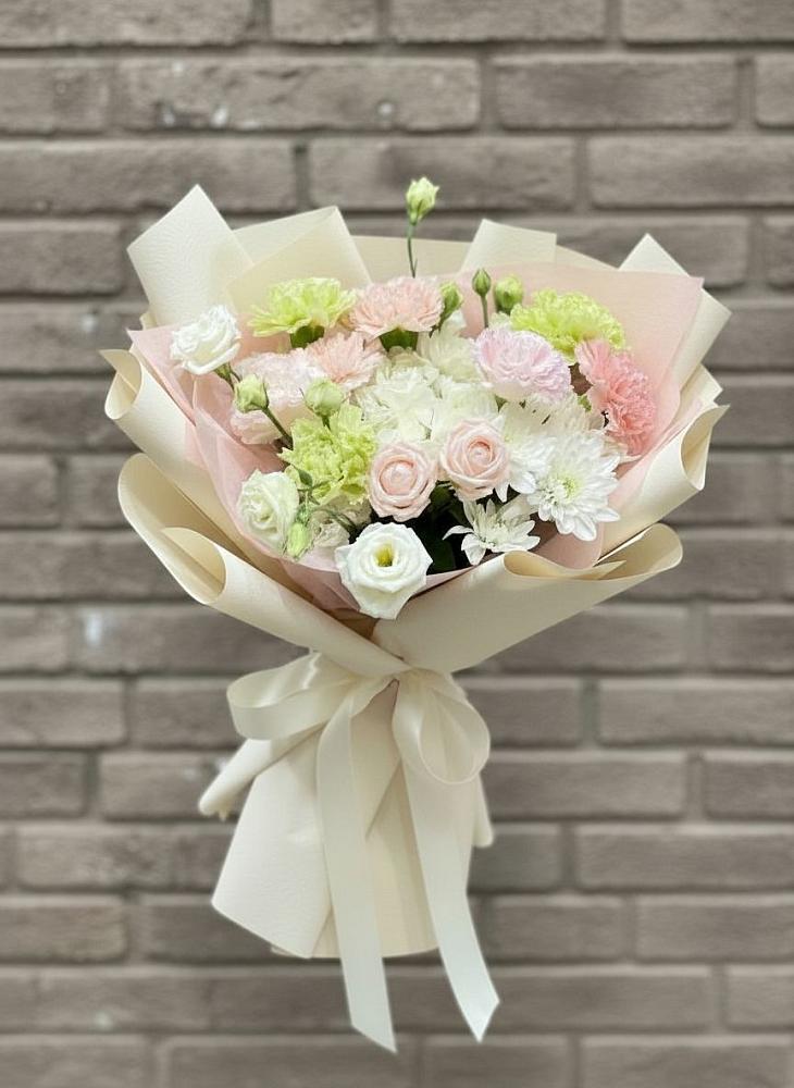 Букет цветов из: Гвоздики, Розы, Лизиантусы и Хризантемы в Гагино