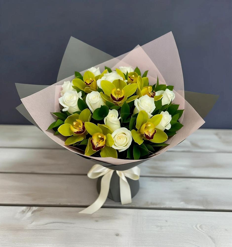 Букет цветов из: Орхидеи и Розы в Гагино