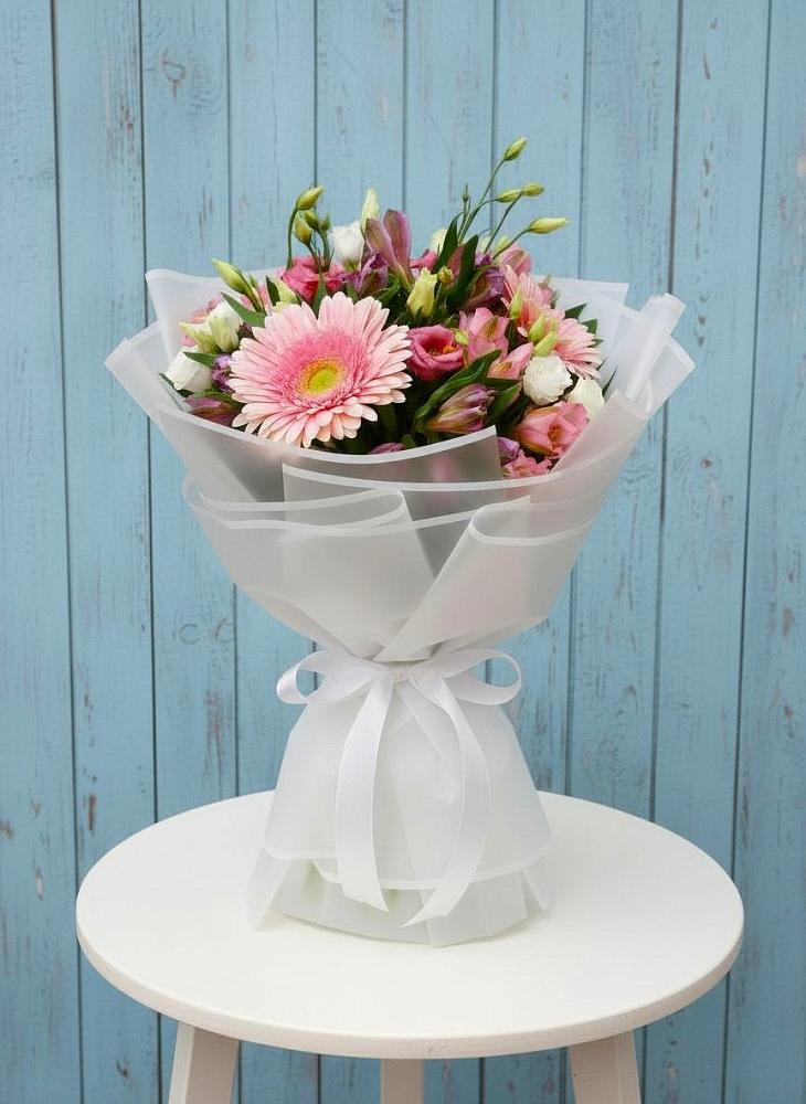 Букет цветов из: Герберы, Альстромерии и Лизиантусы в Гагино