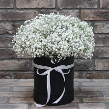 Цветочная композиция из Гипсофила в шляпной коробке в Гагино