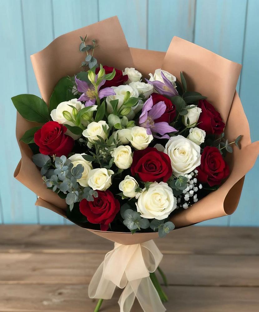 Букет цветов из: Розы и Альстромерии в Гагино
