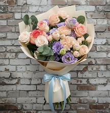 Букет цветов из:  Розы, Лизиантусы и Гвоздики #REPLACE_PRED# Гагино