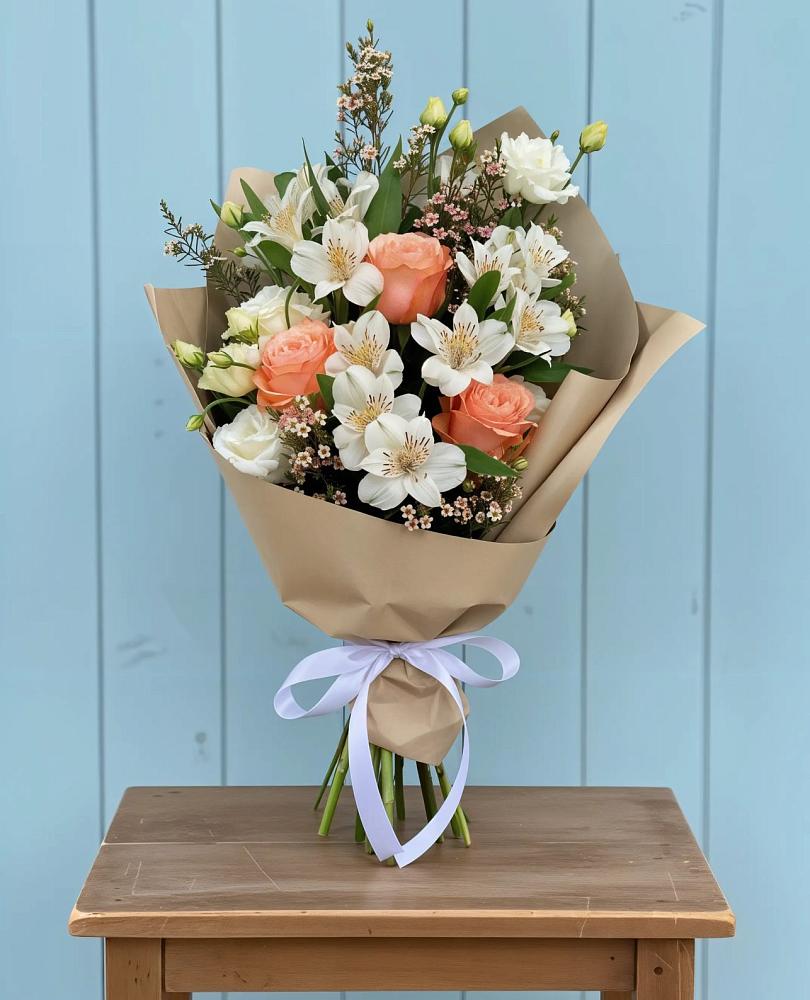 Букет цветов из: Альстромерии, Лизиантусы, Розы и Хризантемы в Гагино